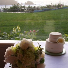 Bridal-bouquet-wedding-cake-island-5561